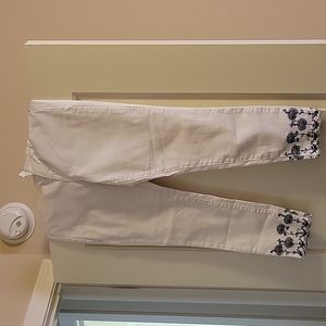 Artisans Ny, size 8, white jeans with  beautiful floral scallop hem!